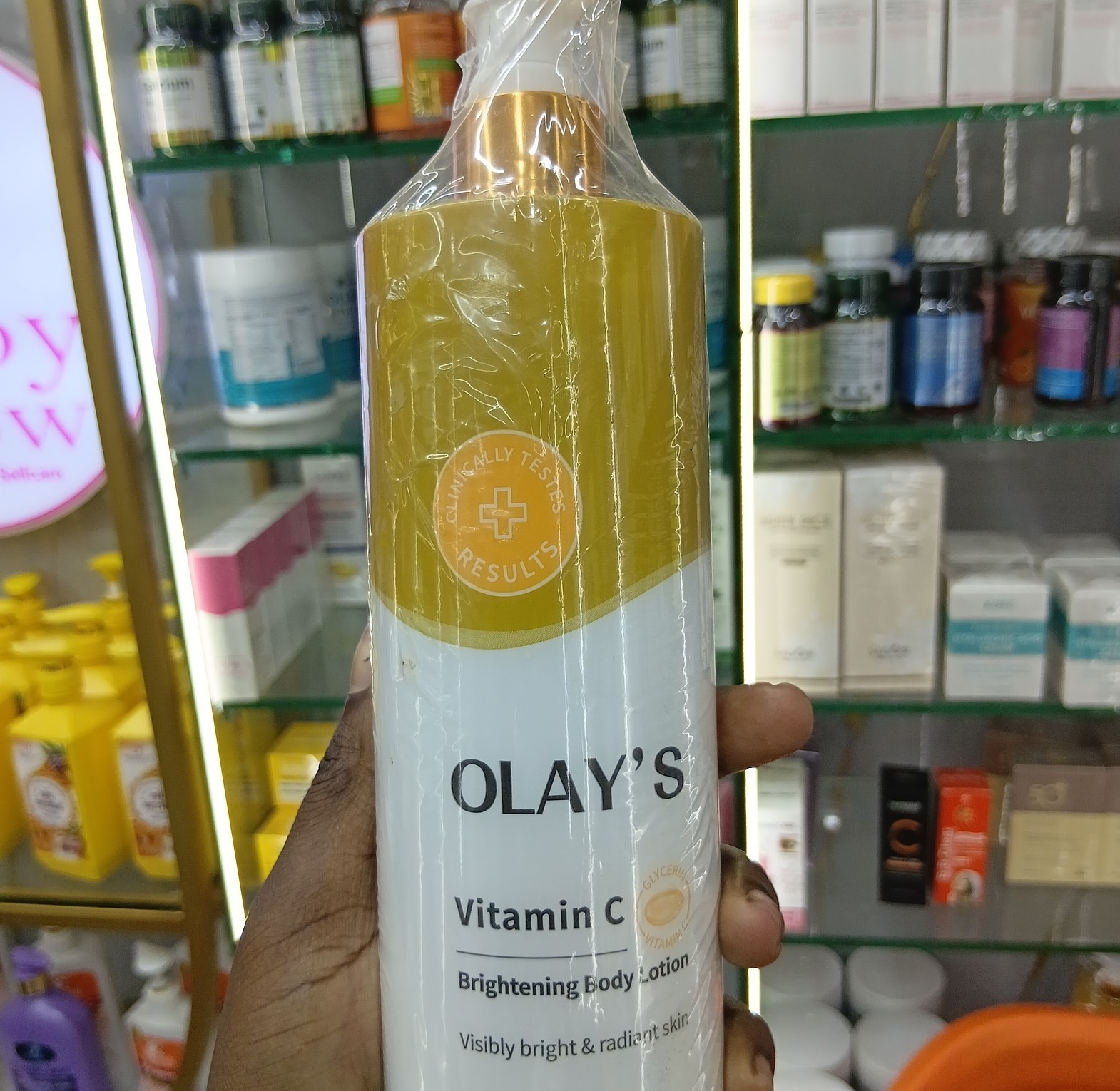 Olays Vitamin C brightening lotion  image