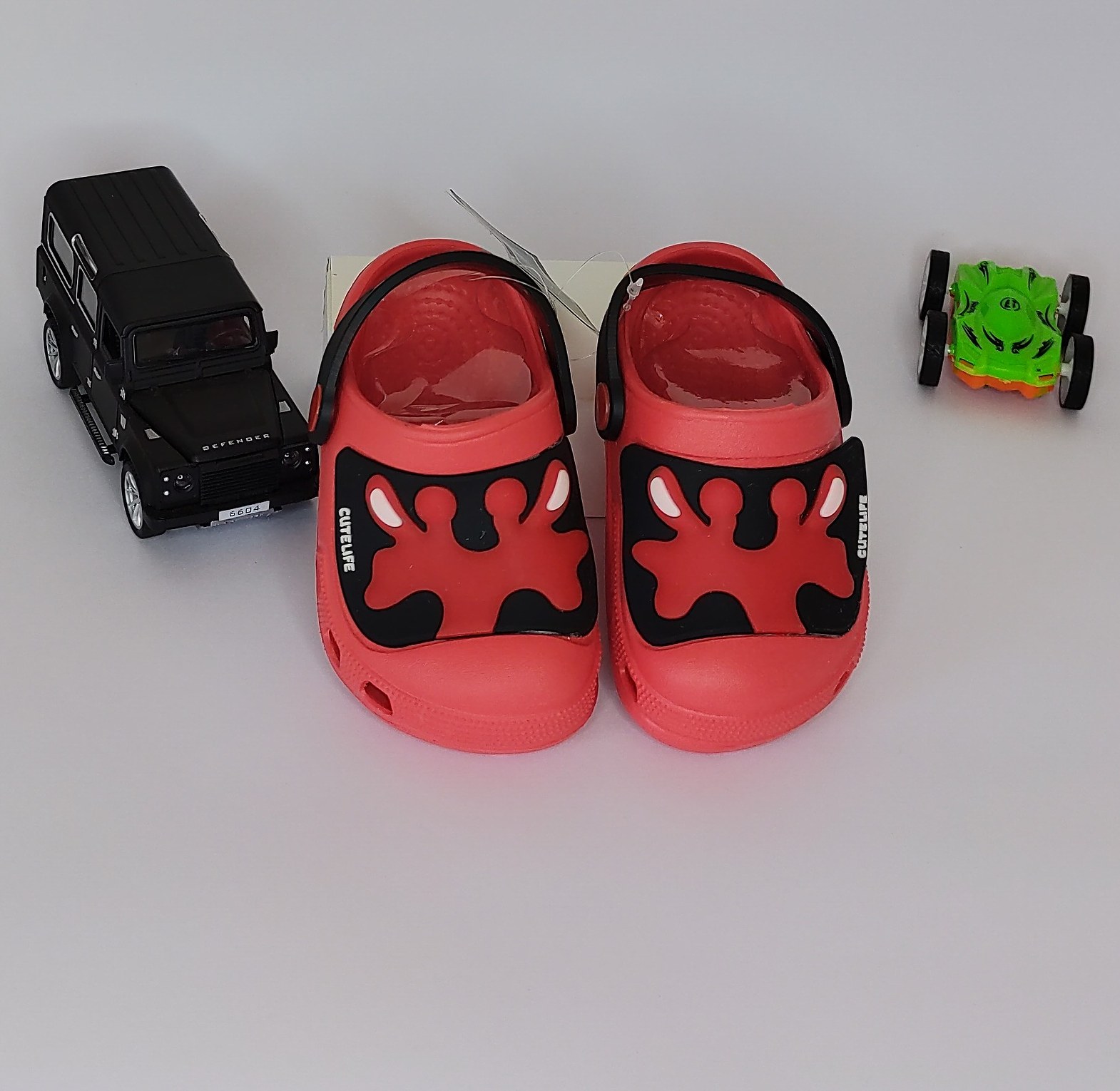 Red with Pattern Clogs image