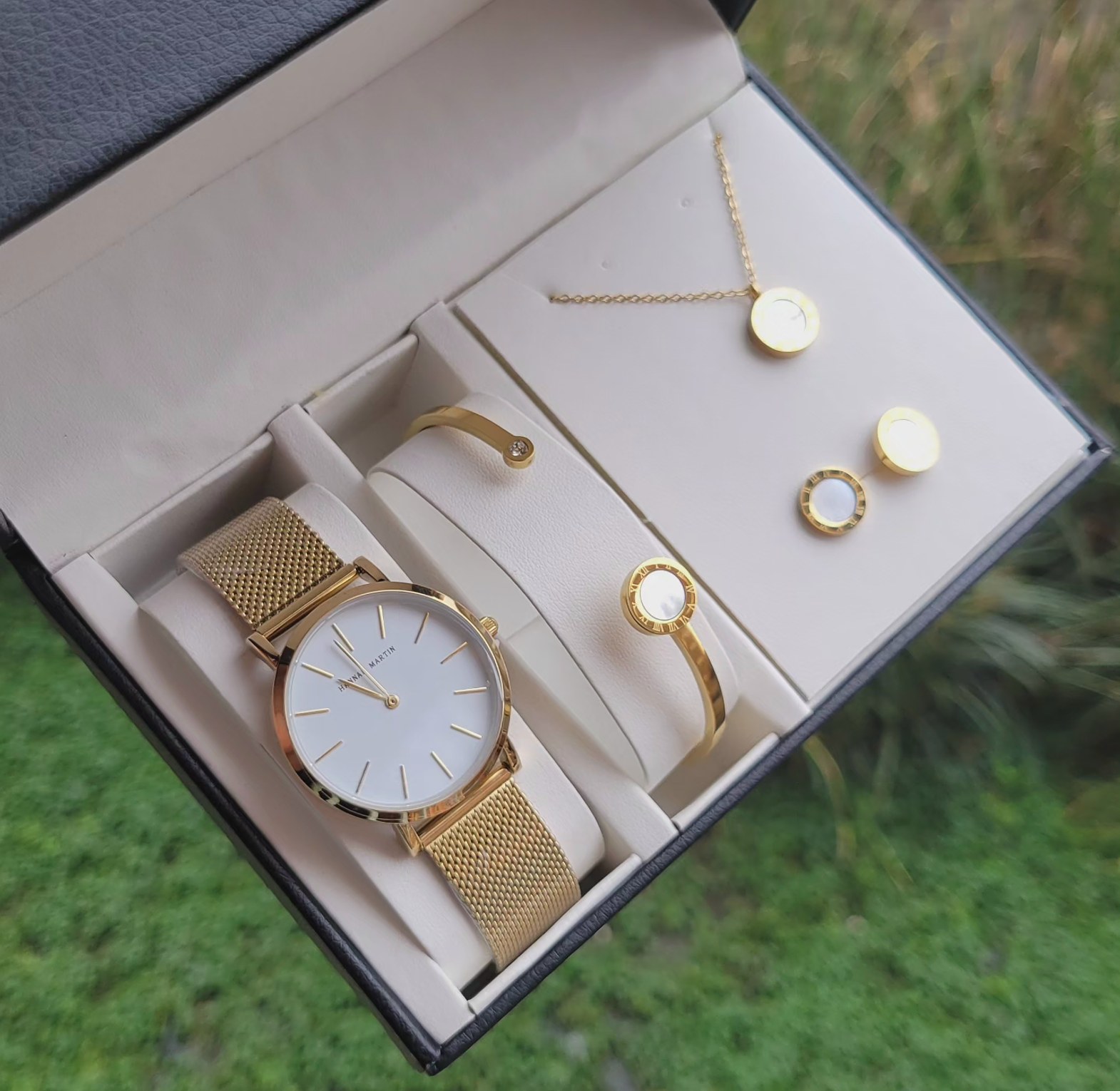 Watch set image
