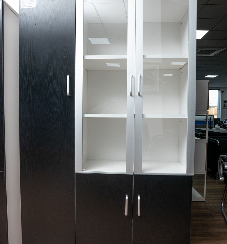 OFFICE CABINET 3 DOORS LE image