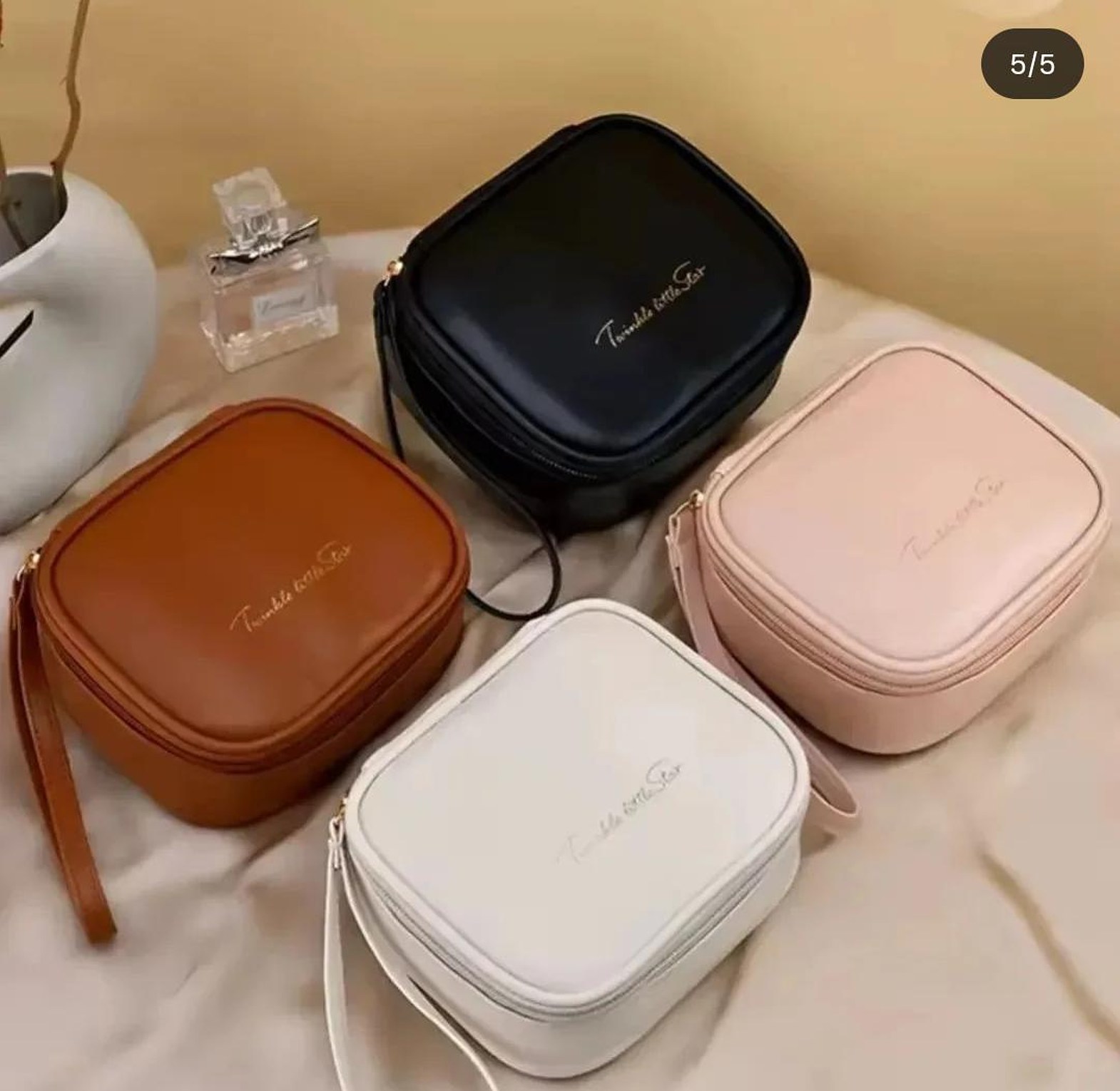 Waterproof mini pads pouch image