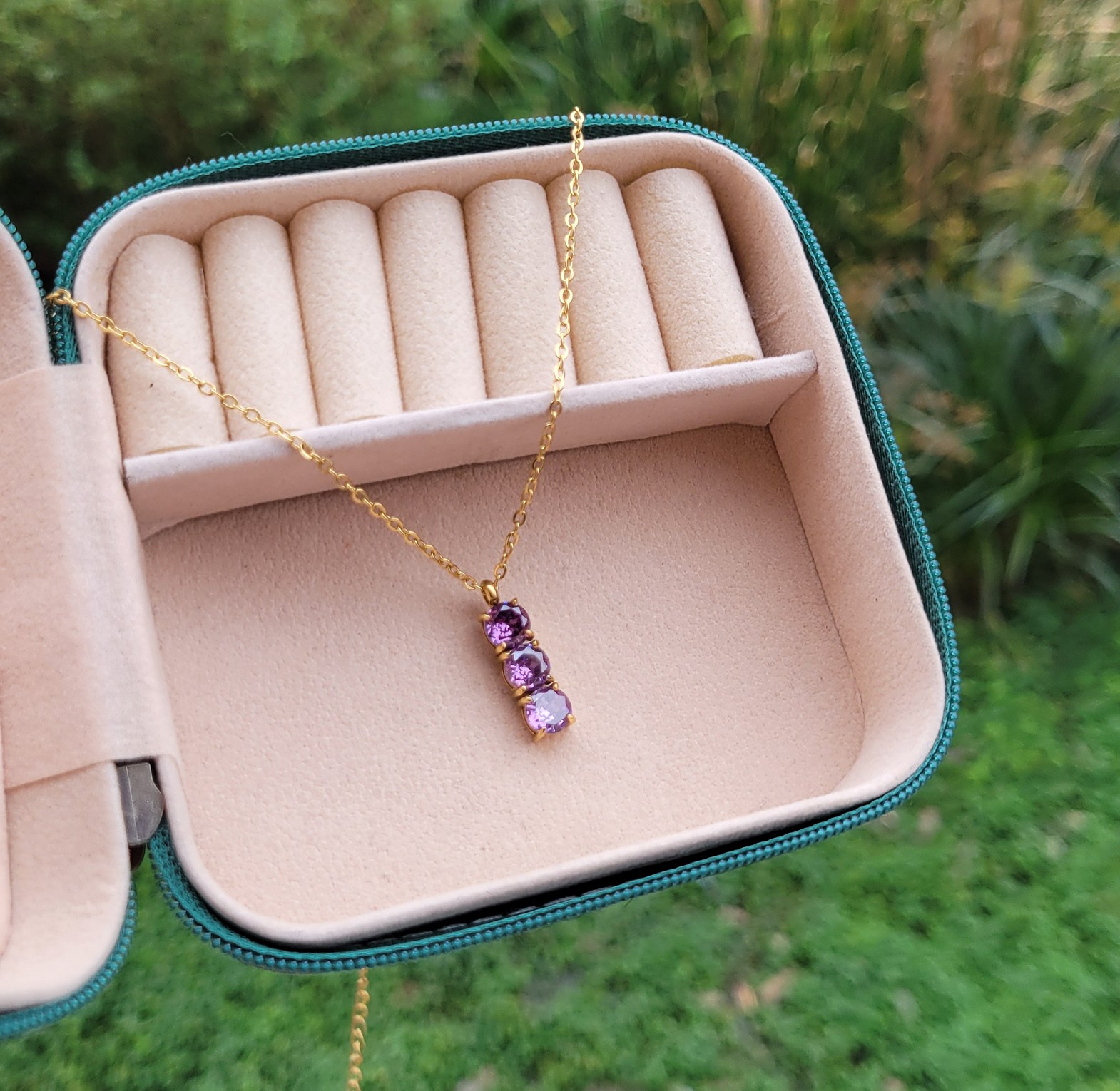 Ari necklace  image