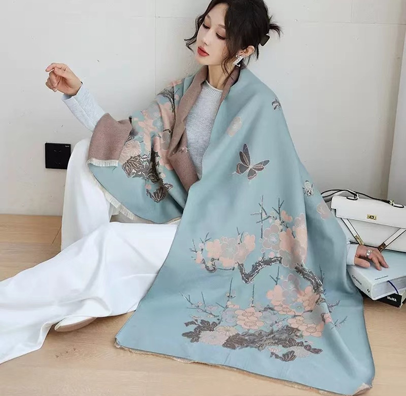 Cashmere scarves image
