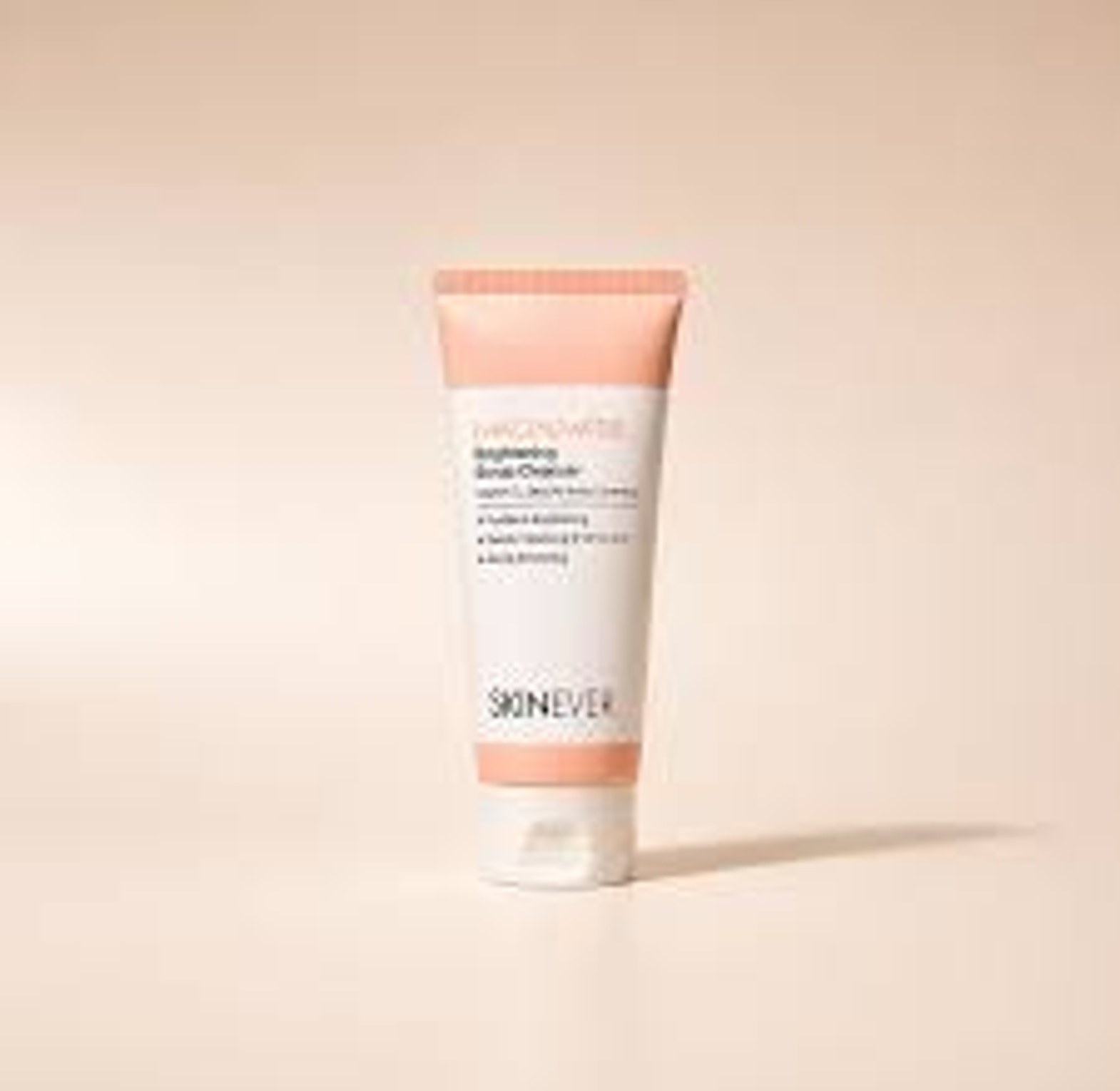 Skinever niacinamide skin brightening scrub cleanser image