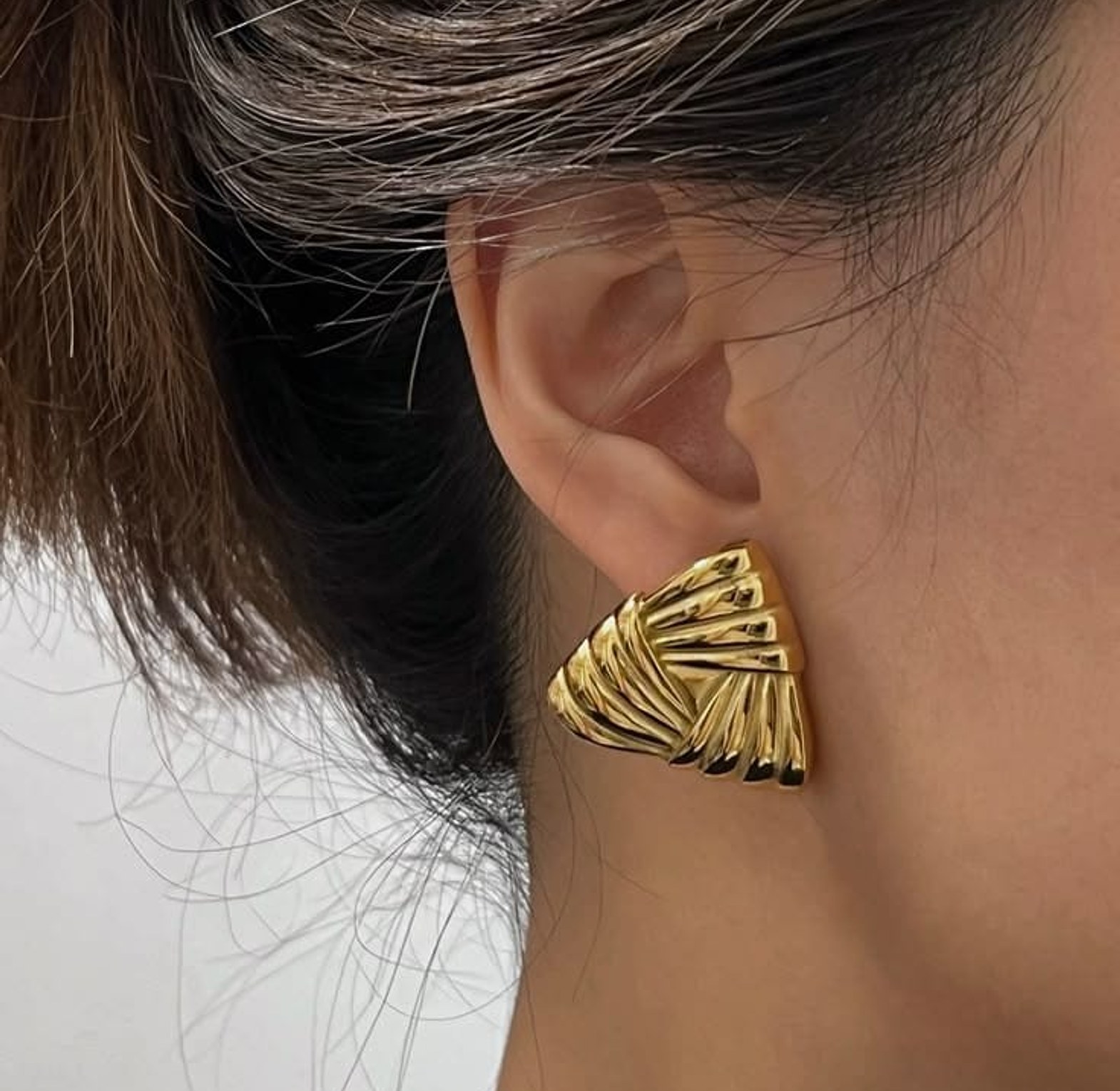 Triangle stud earrings  image