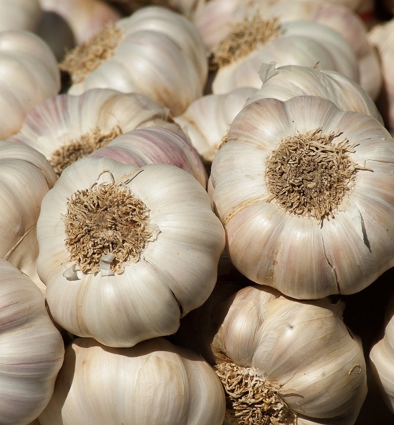 Garlic / Kitunguu saumu (imported) - Per Kilogram  image