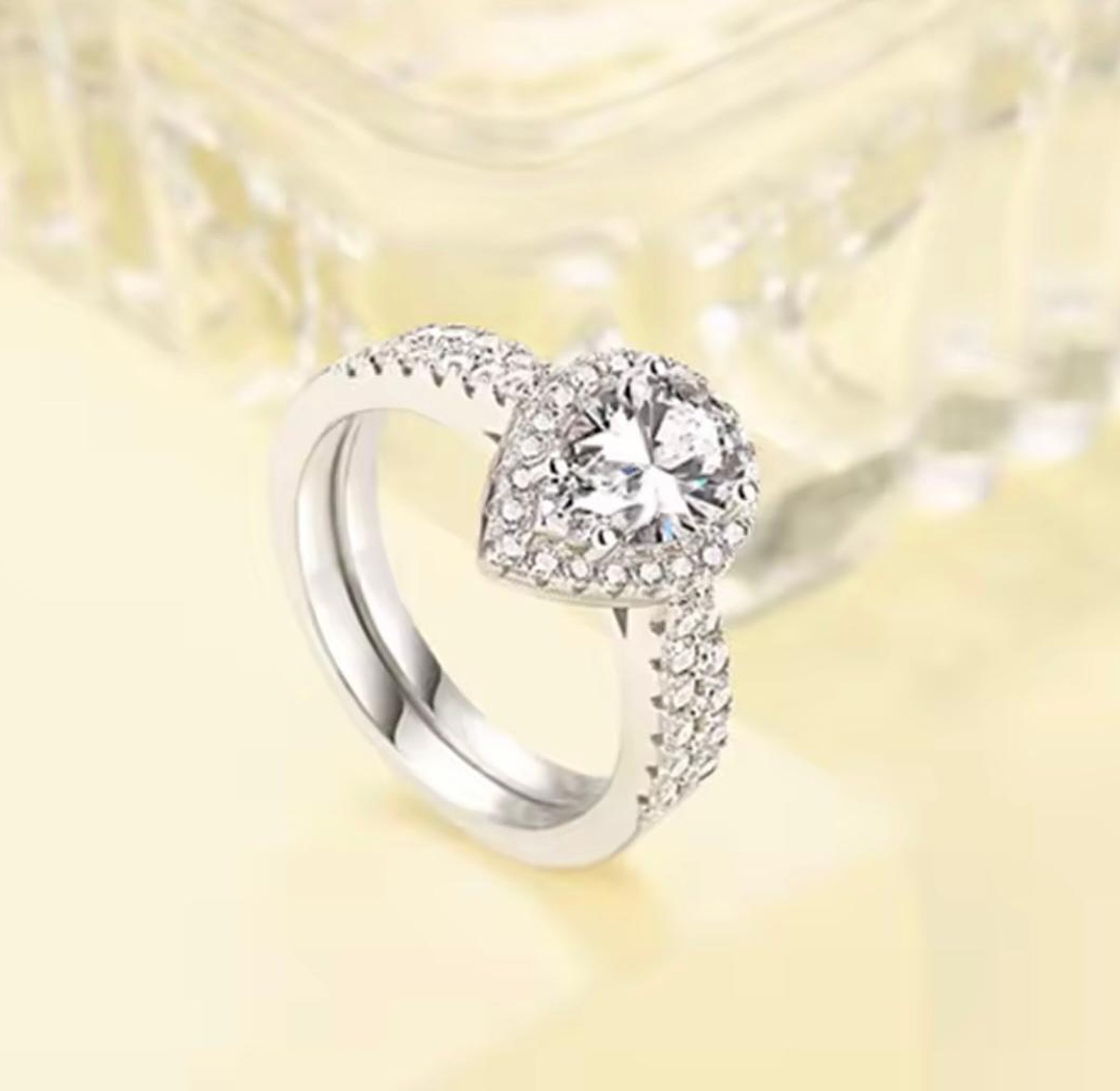 The Rose Aura Teardrop Bridal Set image