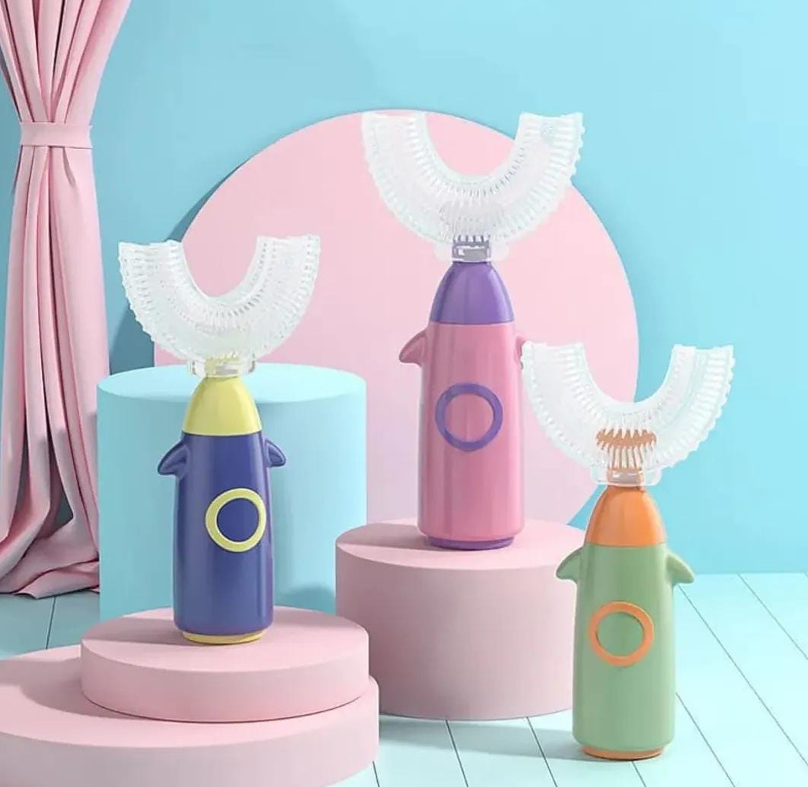 children’s U-shaped manual toothbrush image