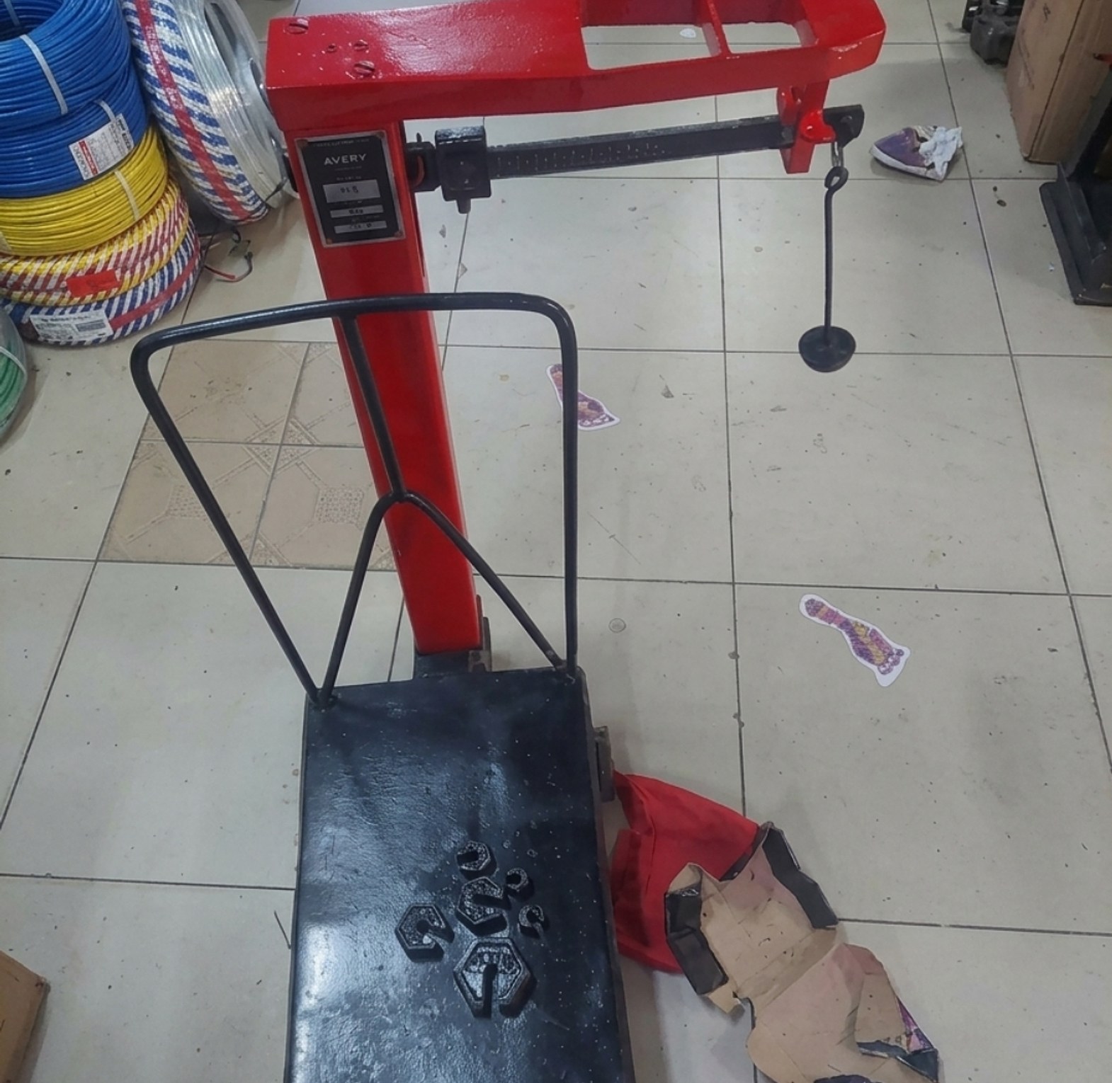 Avery mechanical weighing scale  image