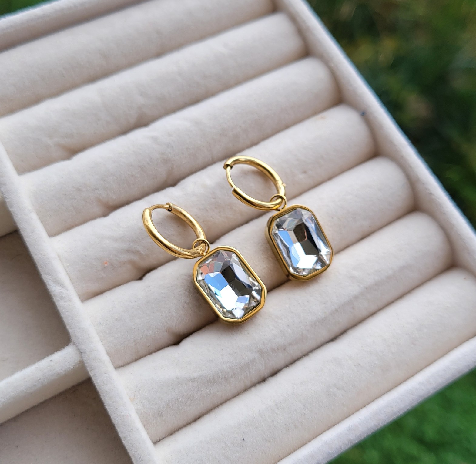Diamond hoop image