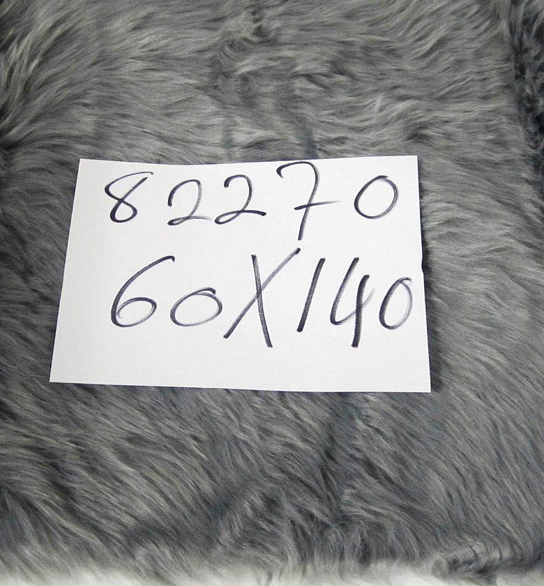 CARPET TAPIS FOURRURE. QU image