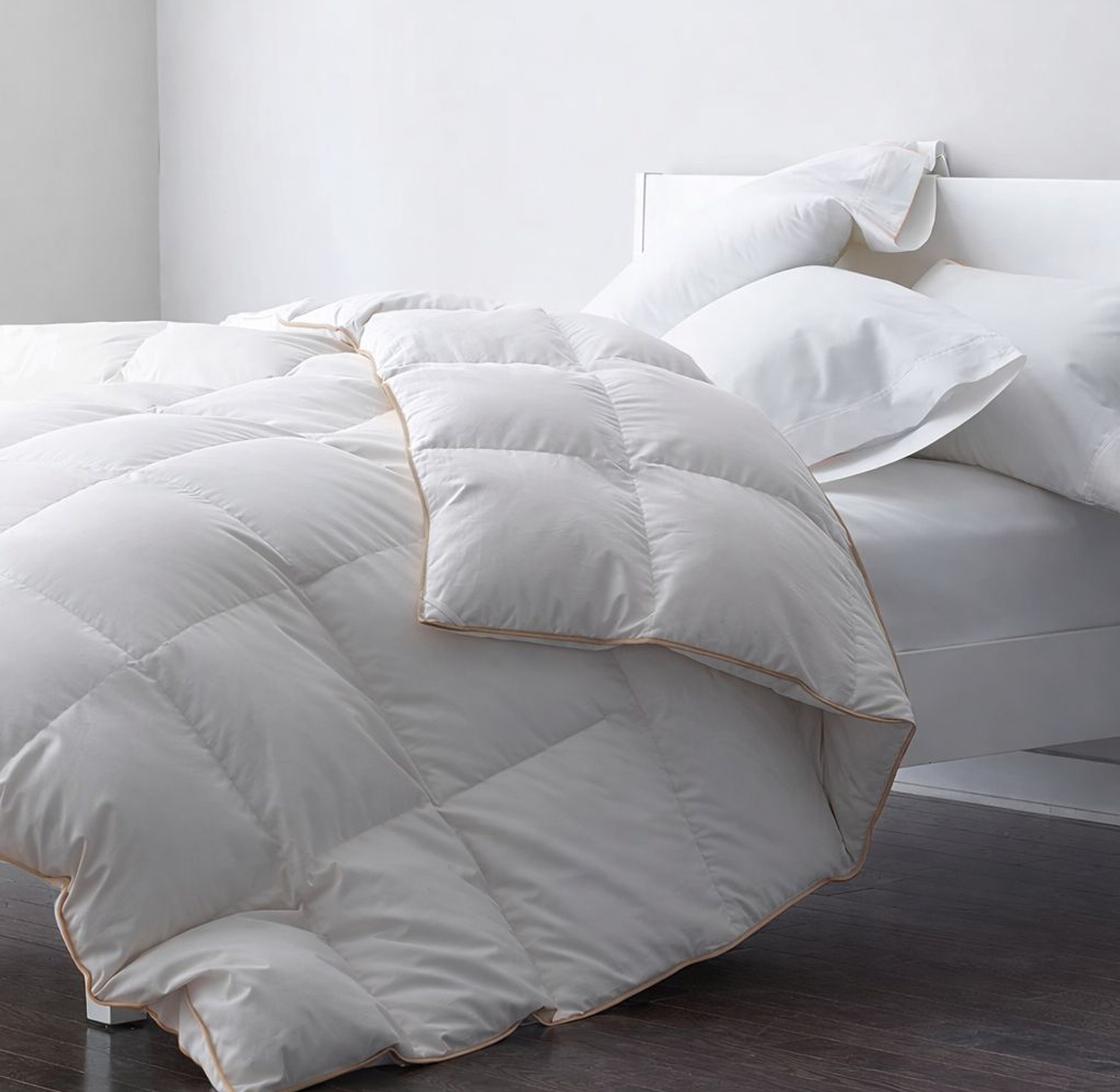 White Goose Cotton Premium Fluffy Duvet image