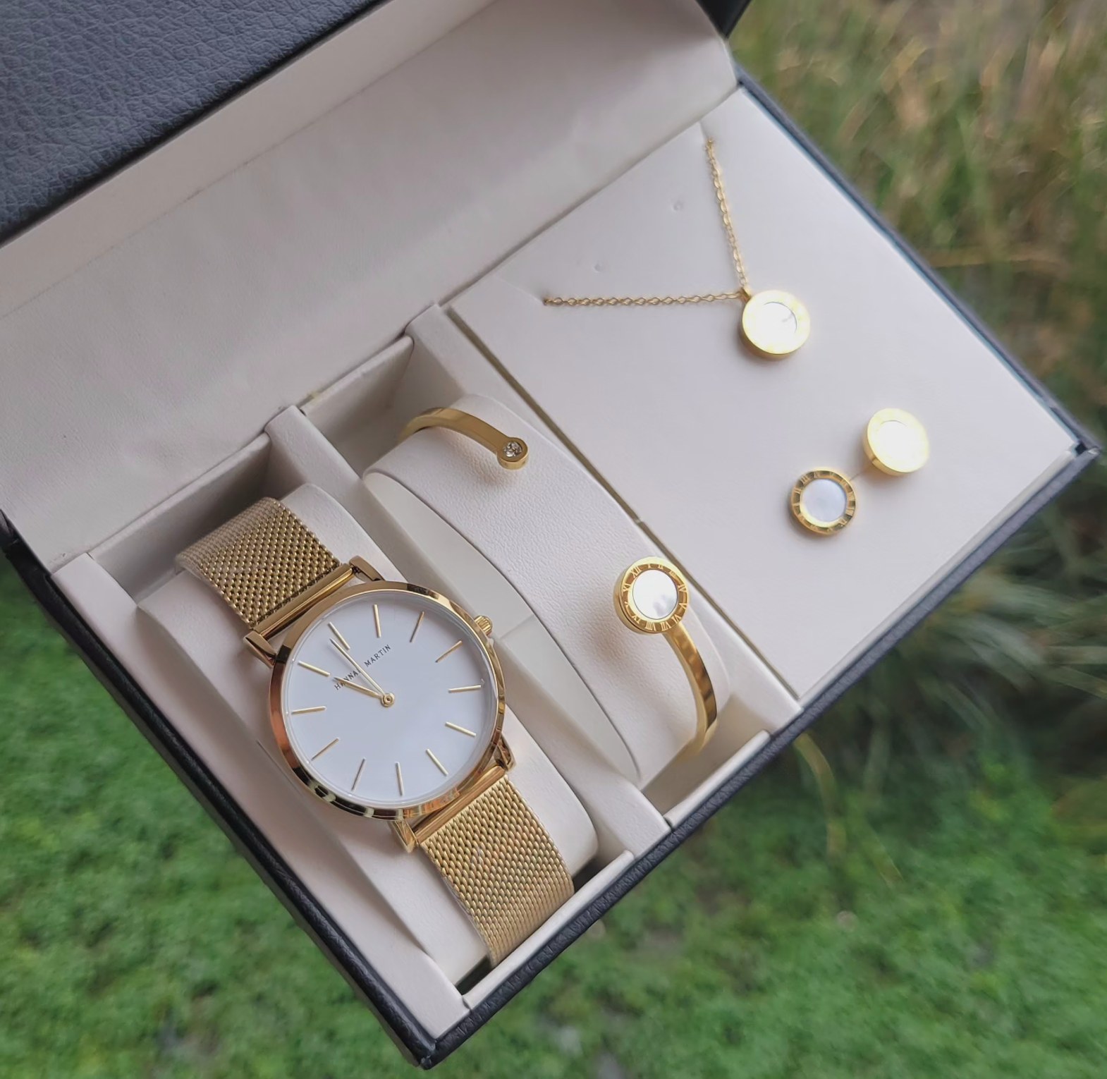 Watch set image