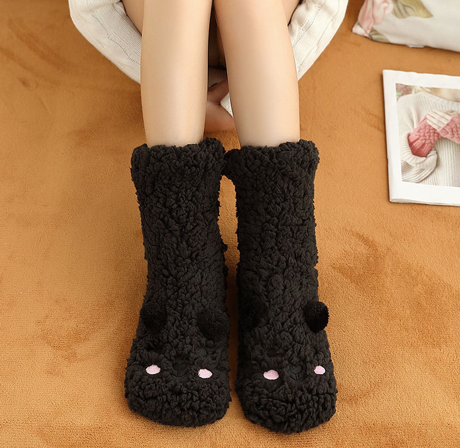 1 pair of foot warmers  image