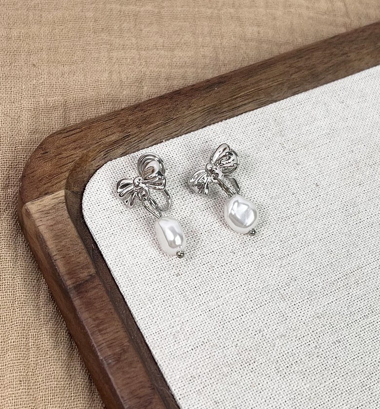  Clip-On Earrings 006 image
